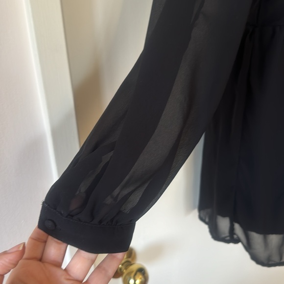 💕Abercrombie & Fitch Black Chiffon Long Sleeve Romper Shorts 4 EUC - Picture 4 of 13